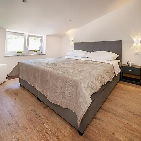 Gerta With Terrace *